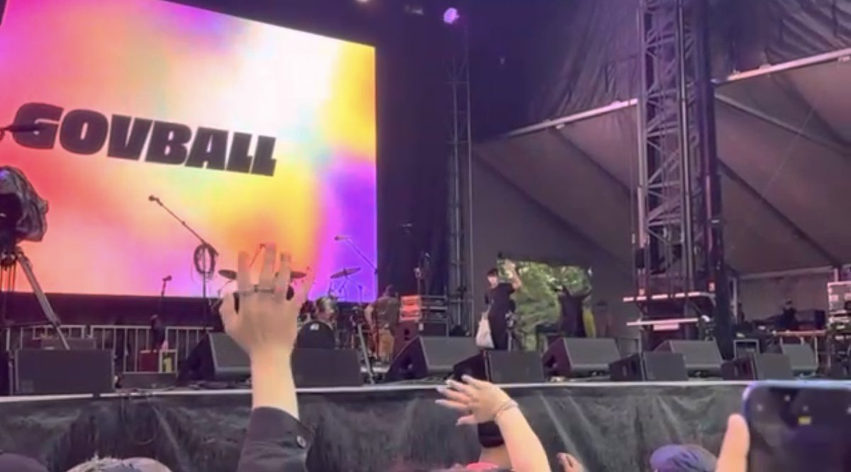 cshfacts's tweet image. Nobody at govball knows that I&apos;m cshfacts