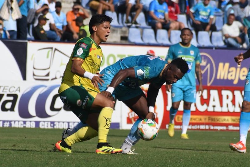 No se le puede pedir peras a los olmos. Real confirmó la crónica de un fracaso anunciado. Pero en un mes, La Proclamación se llenará de fuegos y seguirán cubriendo las manchas de la derrota

<a href="/RealCartagenaTV/">Real Cartagena TV</a> <a href="/RinconHeroico/">Rincon Heroico CDRC</a> <a href="/golauriverde/">Golau.</a> <a href="/RC_Datos/">Real Cartagena Datos 🟡🟢</a> <a href="/carlosdeportes/">Carlos Hurtado Morón</a> <a href="/cartachodemivid/">los aldeanos REAL 70</a>