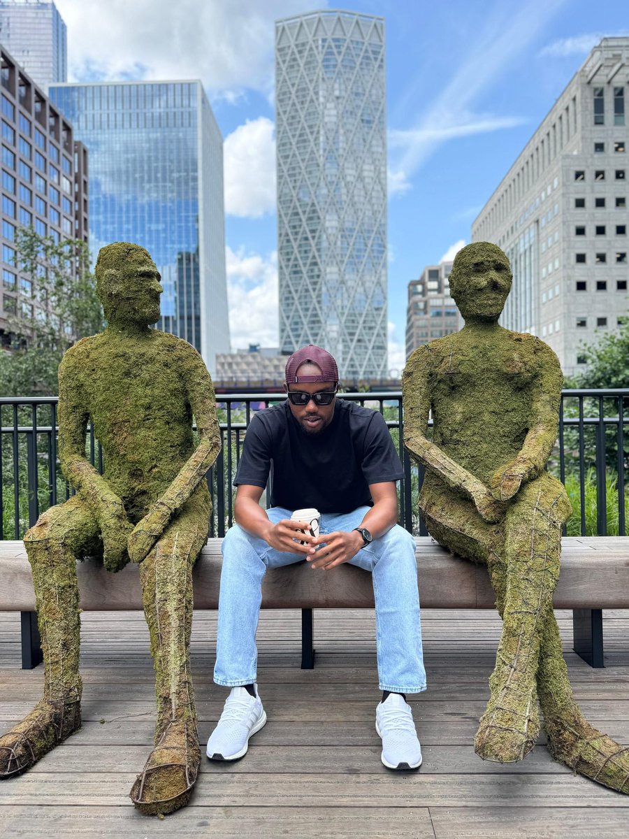 officialiamwfa's tweet photo. May this new chapter bring you closer to your dreams and surround you with endless blessings. Keep shining, keep smiling - Happy Birthday My Brother - I Love you bro 

#HappyBirthday #JuneBorn #CheersToYou #BirthdayCelebration #EdoBoy #CelebrateLife #BirthdayMood #OneMoreYear https://t.co/HGvRzIdoaA