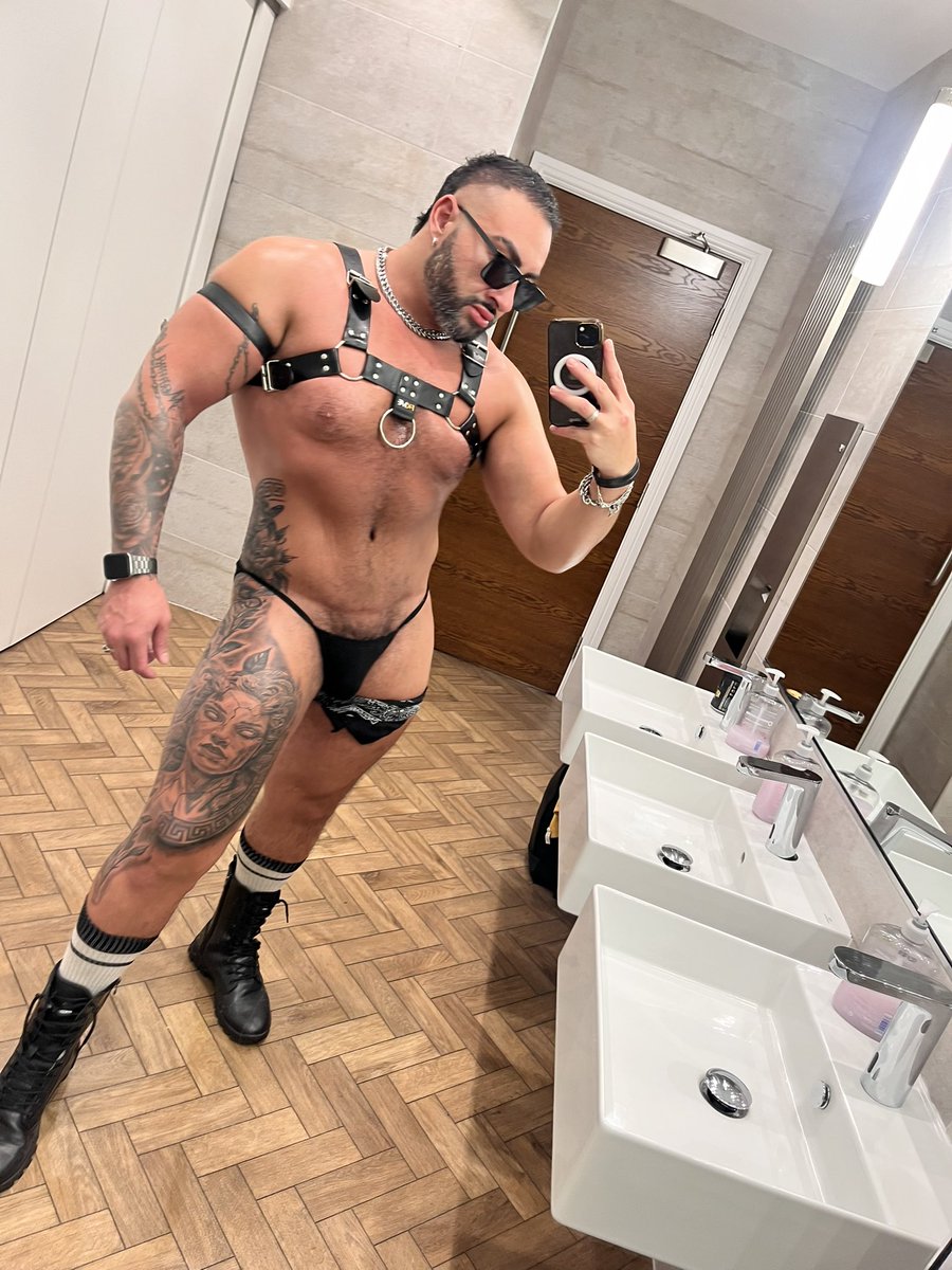 Back on stage at <a href="/EagleManchester/">Eagle Manchester</a> tonight.. who’s out?? 😜😜🔥🔥