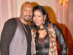 Leslie told Eva about her admiration for The Temptations, due to the lead singer Tony Grant.

Trisha and Tony are married in real life <a href="/TRISHAMANN/">TRISHA MANN-GRANT</a>  <a href="/tonygrantlife/">Tony Grant</a> #BeyondTheGates <a href="/thetemptations/">The Temptations</a>