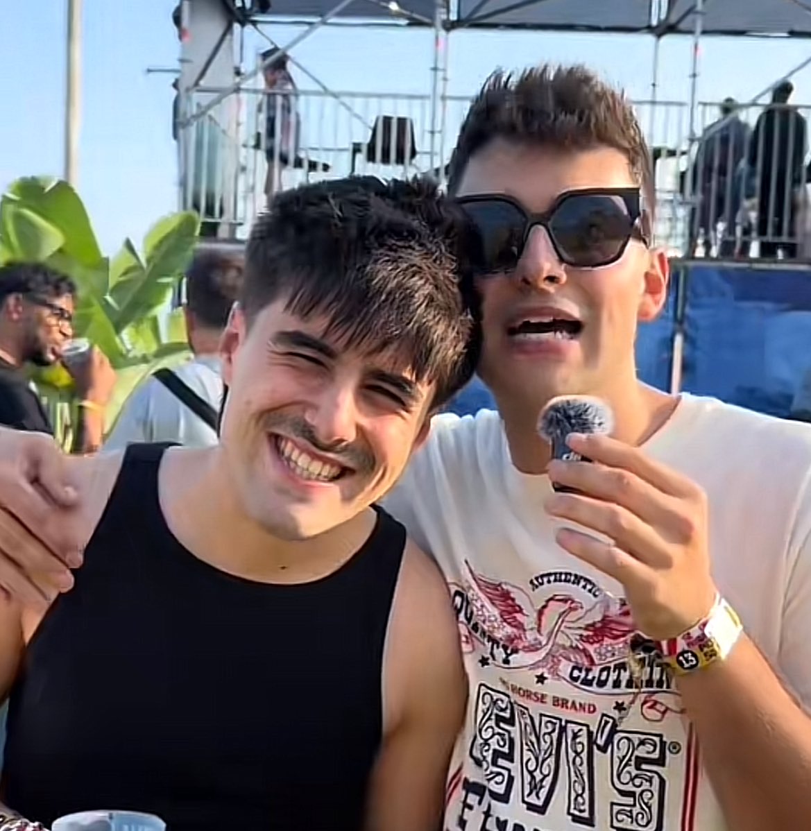 elrioylaplaza's tweet photo. relax bro aint no one taking him away from you https://t.co/pnGLmUK17I