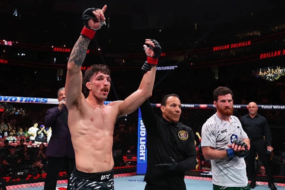 هزم كويلان سالكيلد على يانال أشموز بقرار إجماعي 
(30-27 29-28x2) في UFC 316.
#ufc316