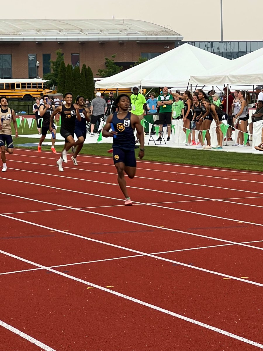 CoachFrankRusso's tweet image. OHSAA DI STATE CHAMPIONSHIP 4 x 400M Relay podium performance @MoellerTrack takes 6️⃣th posting the 2️⃣nd Fastest ⏱️ in school history 3️⃣:1️⃣6️⃣.7️⃣7️⃣🔥💨 @DanaJrWalker ➡️ Dominic Marmora ➡️ Gavin West ➡️ @Butler_J21 🔥💨
#ALLSTATE
#GoBigMoe💨