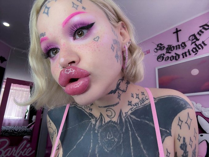 Watch Nasty Bimbo 👁👄👁Top 1.2% Onlyfans's leaked NSFW photo on TwXstars