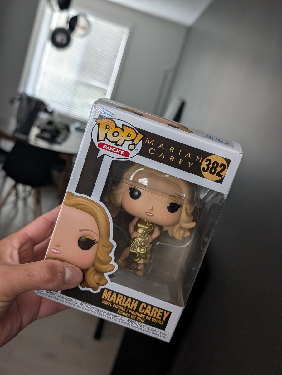 Thanks to my graduating student, Thomas Tri, for the perfect gift. Thomas is receiving the President's Award from UCalgary, a highly prestigious award.