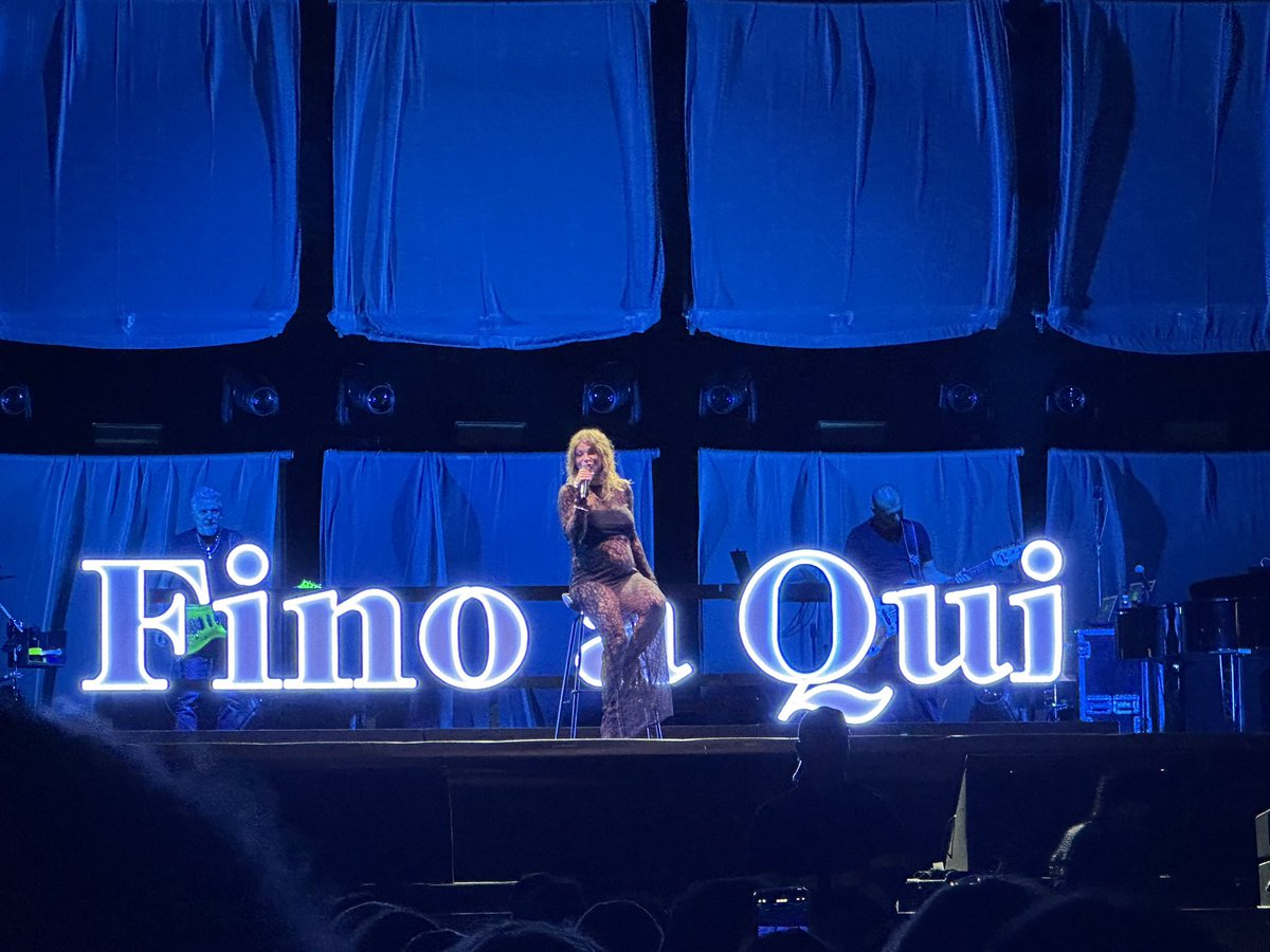 Rientrare a casa Felici.
Grazie <a href="/AmorosoOF/">Alessandra Amoroso</a> 💫 
#DataZero #AlessandraAmoroso #Termoli