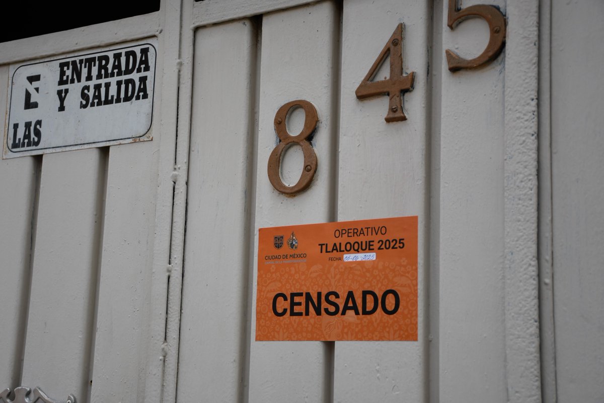 ClaraBrugadaM's tweet photo. Como parte del Plan #Tlaloque, más de 700 servidores públicos de @SGIRPC_CDMX , @SEGIAGUA , @Finanzas_CDMX  , @SSaludCdMx , @SEBIEN_cdmx , @SOBSECDMX  y @Vivienda_CDMX , siguen trabajando en coordinación, en las colonias Ejército de Oriente II, La Colmena, Vicente Guerrero Super Manzana 5, San Lorenzo Xicoténcatl y Juan Escutia de la @Alc_Iztapalapa . 
🧵3/3

#Tlaloque
#CapitalDeLaTransformación