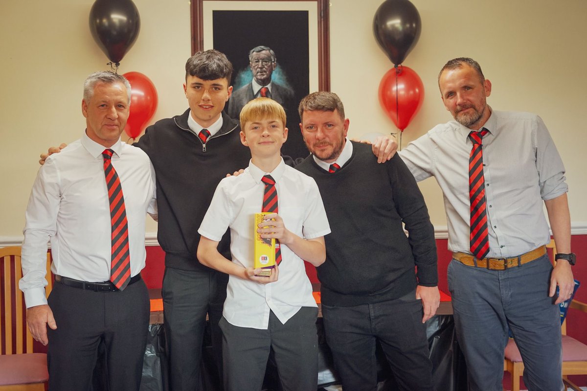 📈Most Improved📈

Cameron Lyle is the 24/25 seasons Most improved. Cameron has improved on his game since moving from bishopton, a real warrior and hard working boy on and off the pitch 🏃 

Well deserved Cammy😎

#Monehrow❤️🖤