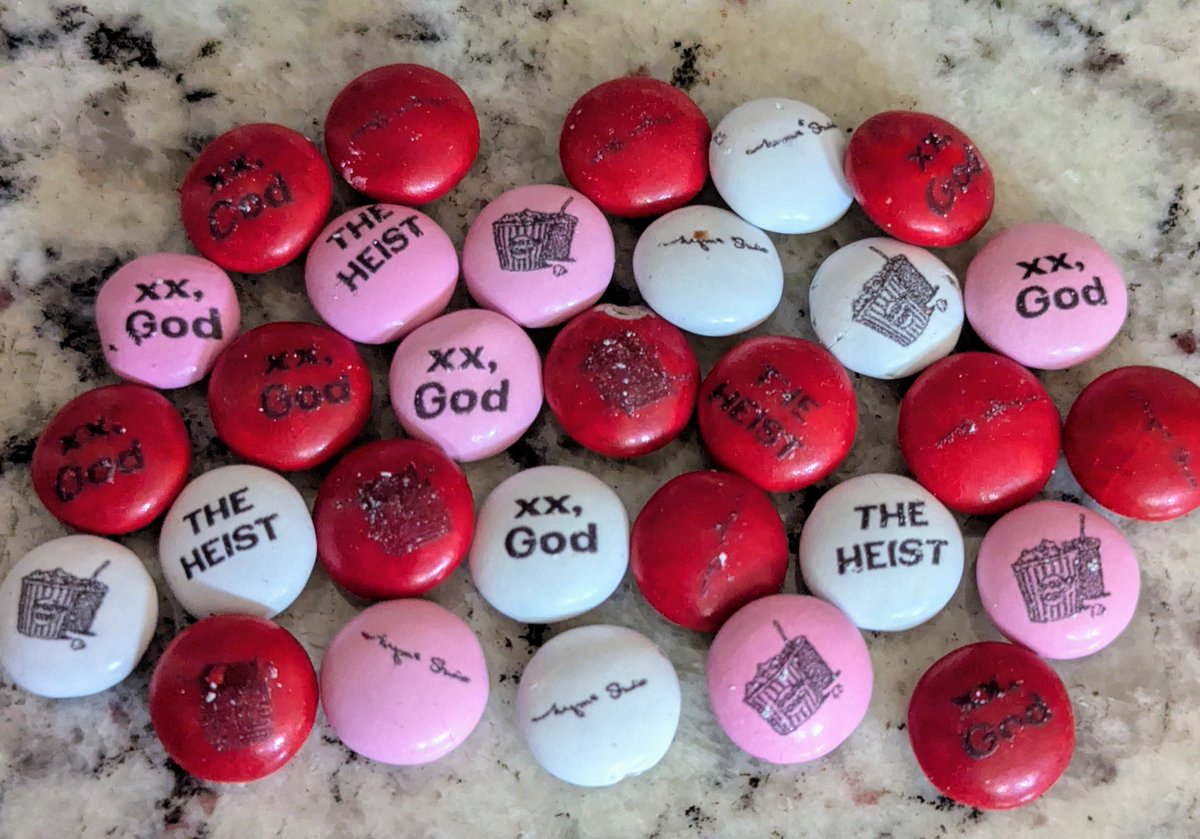 When <a href="/TheHeistWorld/">THE HEIST</a> shows up in a care pkg 💥❤️‍🔥🫠
Iconic comic noir sass with bold editorial energy as digital #art to IRL goodies 😍
Truly grateful for the creativity &amp; thoughtfulness of <a href="/mgms_15/">☁️ God | Creator of The Heist World 🌎</a> - so excited to celebrate with you! 

#ArtWins
💗🎨📸