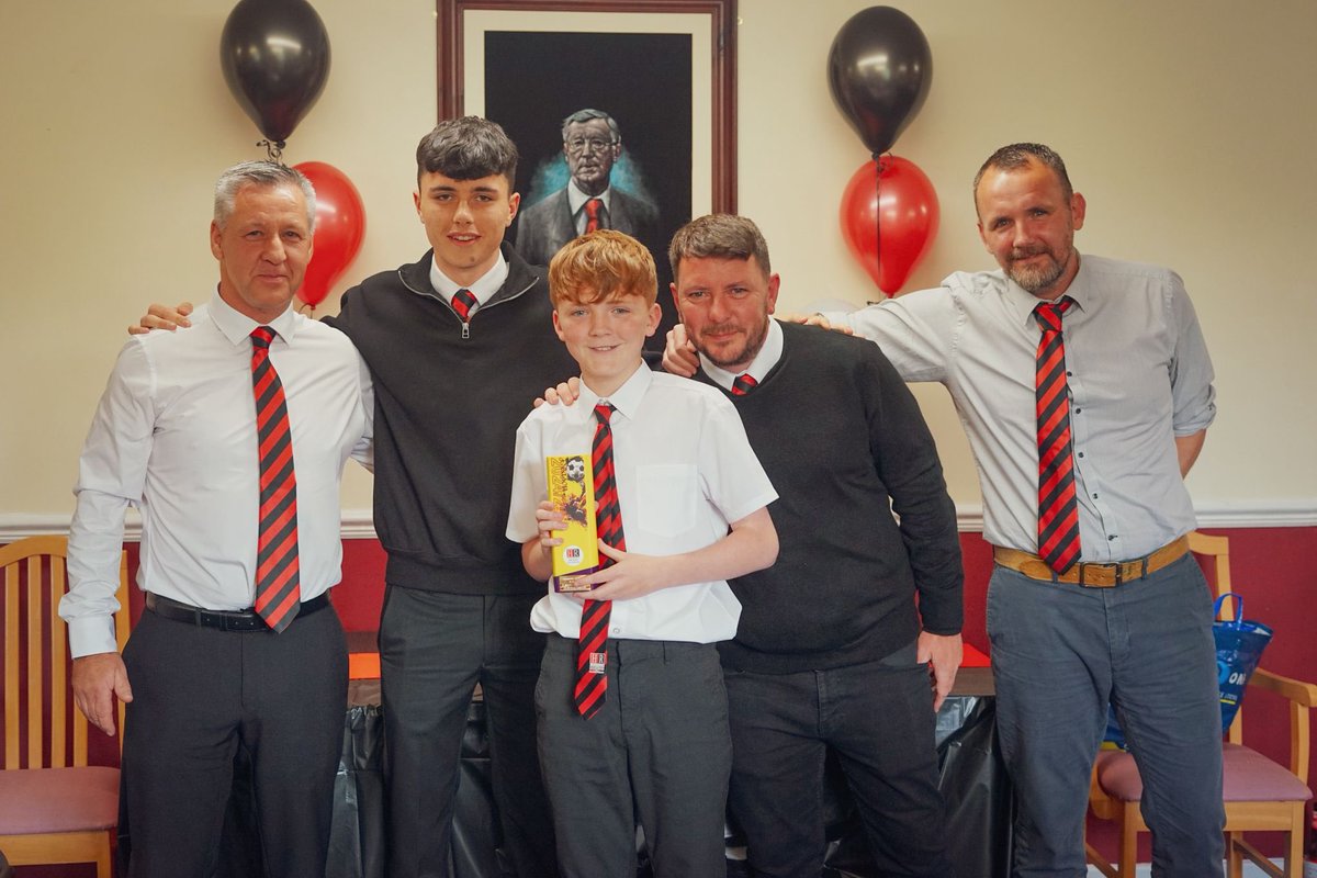 ❤️ Players Player of the Year 🖤

24/25 season players player of the year sees Oliver Johnston take the trophy away😎

OJ has been fantastic all season driving us through the midfield bringing composure into the team⚡️ 

Well deserved OJ!🏆 

#Monehrow❤️🖤