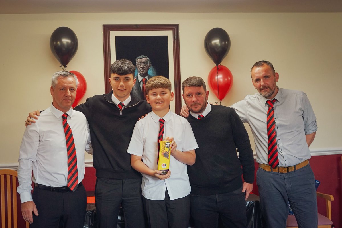 ❤️ Parents Player of the Year 🖤

This years parents player of the year goes to Oliver Logan.

Oliver has been outstanding all season in goals and has stepped up to all challenges when called upon🧤 

Well deserved Oliver! 🧤 🏆 

#Monehrow❤️🖤