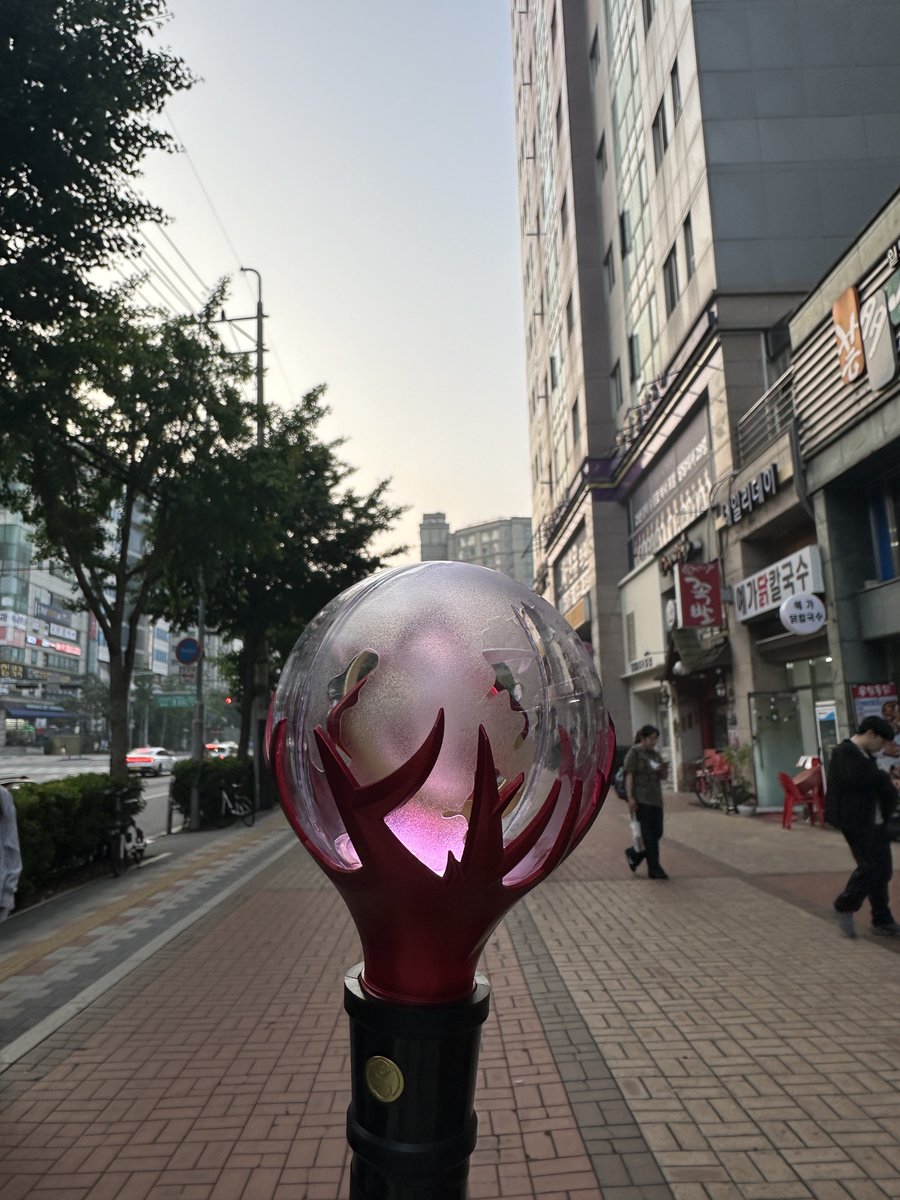 [📣] 250608 SBS #인기가요 사전녹화 인원체크 모임 오전 9시 15분부터 진행하겠습니다! 

시간에 맞춰 사진 속 장소로 모여주시기 바랍니다!

1~50번 : 오전 9시 15분
51번~: 오전 9시 45분

#유아유 #UAU
#Dreamcatcher_UAU