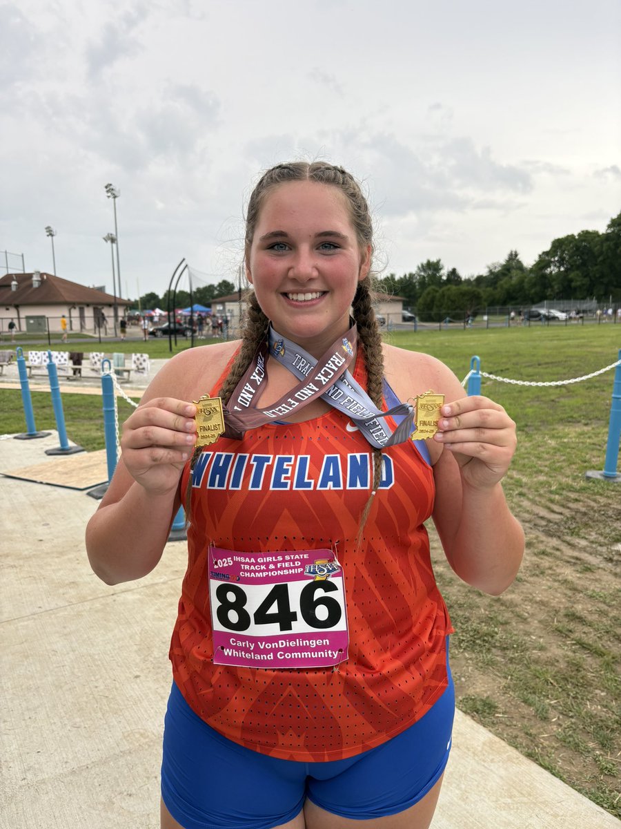 coachbangel's tweet photo. Here is Carly with both of her medals!!!  Congrats! https://t.co/TPvgTsbeiL