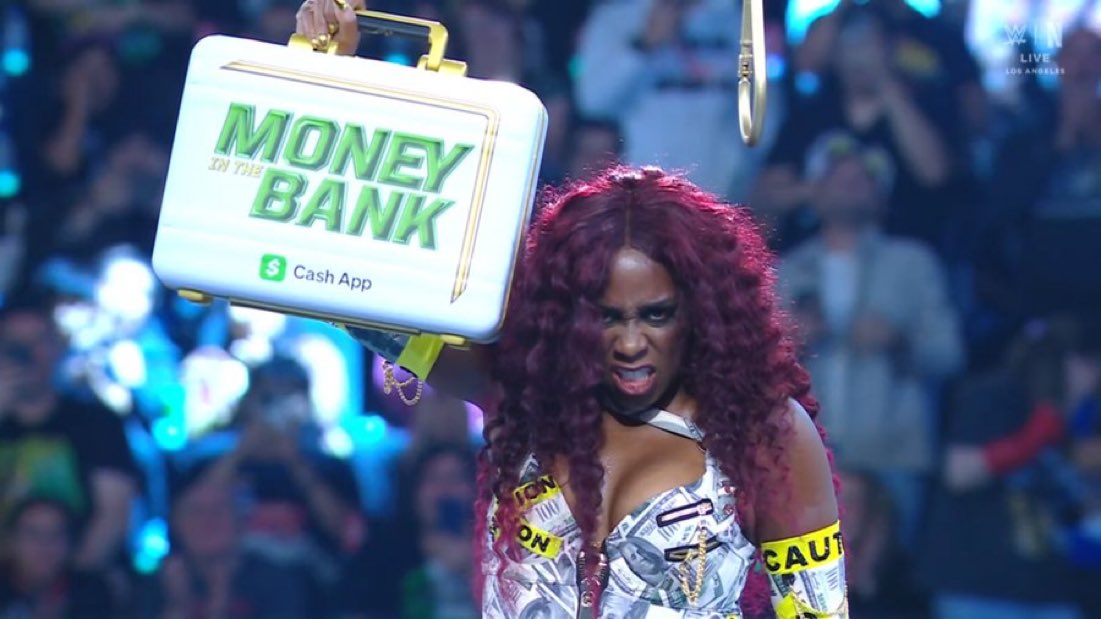 Bunny_MiaBella's tweet image. She did it mother she won  #mitb2025 #MITB