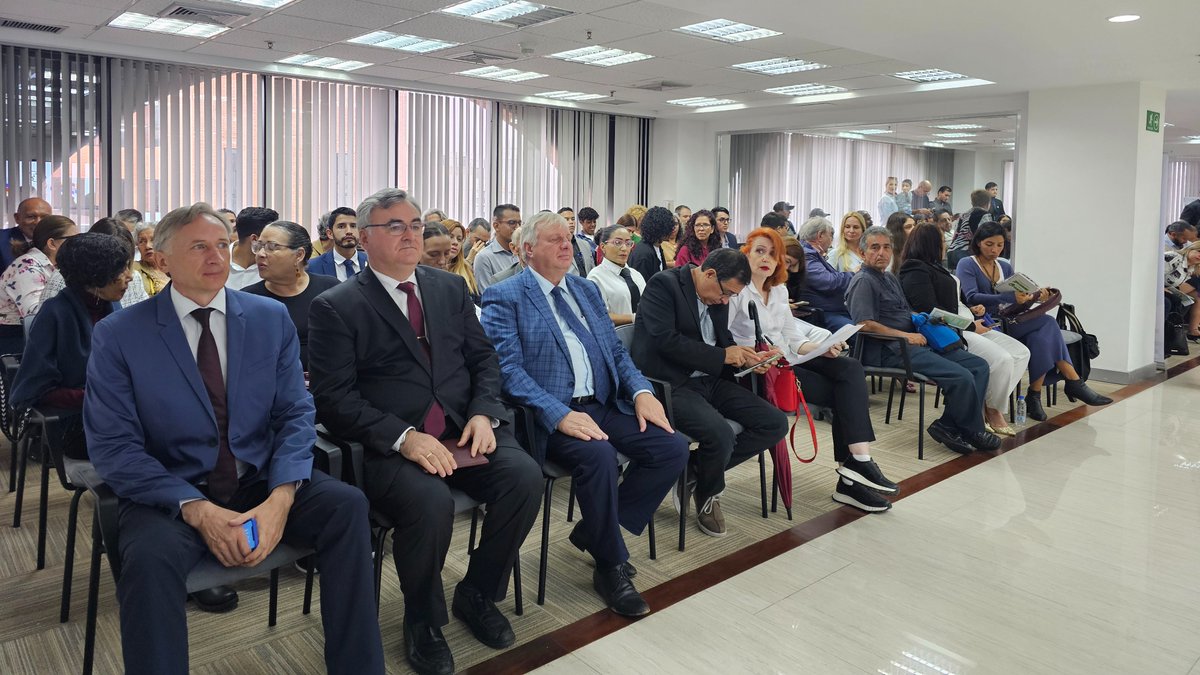 EmbajadaRusaVen's tweet image. 🇷🇺📚 IV Congreso Venezolano de la Lengua Rusa se celebró en Caracas

El Congreso reunió a docentes, traductores, estudiantes, periodistas, compatriotas y a todos quienes preservan y desarrollan el interés por el idioma ruso. 

#DíaDeLaLenguaRusa #CongresoLenguaRusa