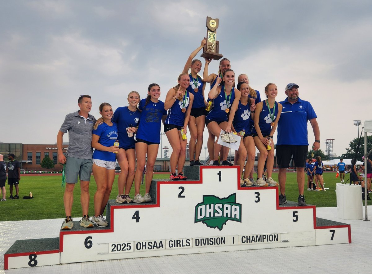 🏆🏃‍♀️#OHSAA TRACK AND FIELD: Congratulations to Hilliard Davidson on winning the girls 2025 Division I Track and Field State Championship! Davidson totaled 55 team points to win its first girls track and field state championship