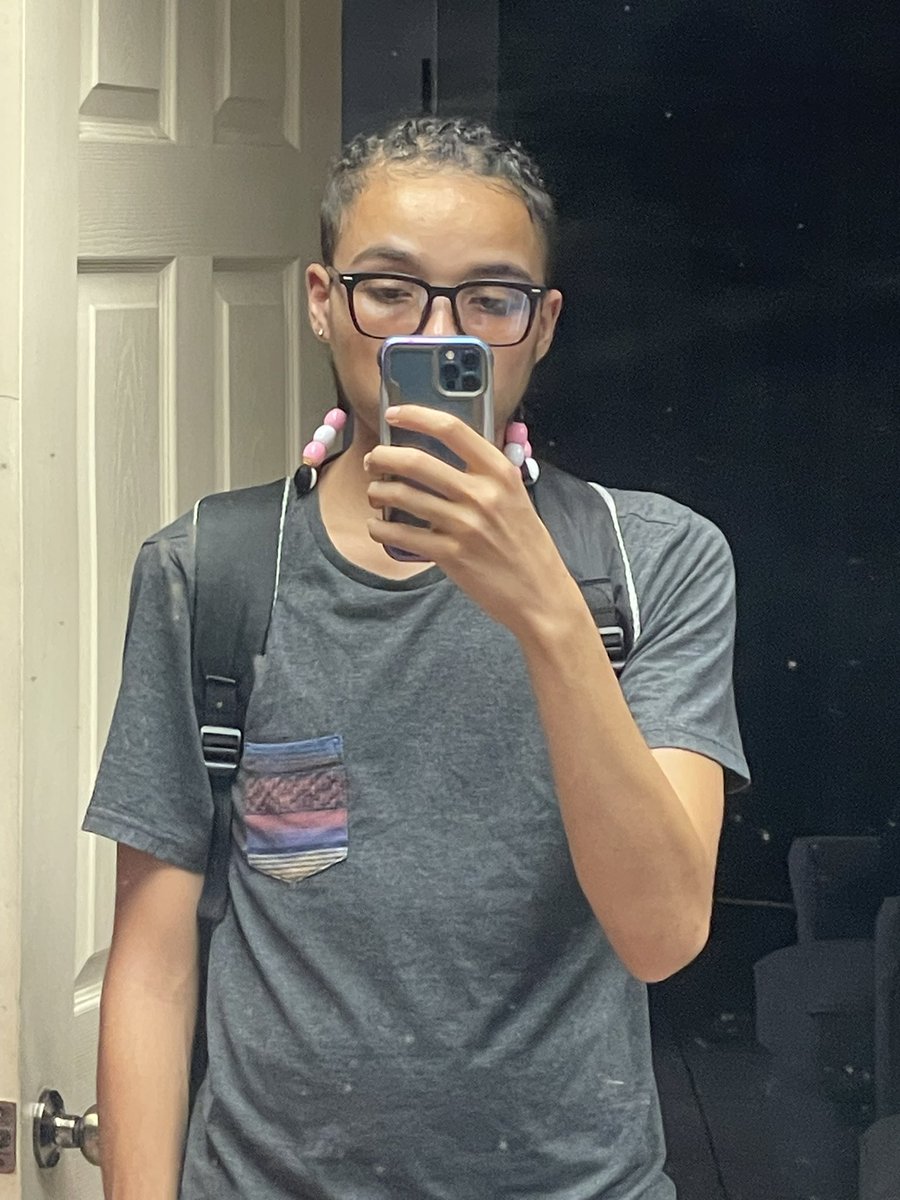 SteezAlchemist's tweet photo. real #geekboy here🤓🤓🤓 https://t.co/uIYXVArIaw