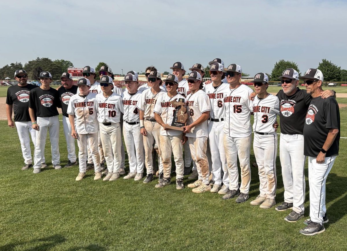 FINAL FOUR!! Unbelievable team effort in 10-3 quarterfinal win over Lansing Catholic! GO BLACK!!