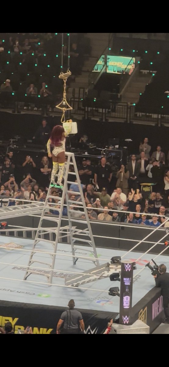AntyyUce's tweet photo. Proceed with caution bitch ⚠️⚠️ @TheTrinity_Fatu https://t.co/vXjDaZFuPt