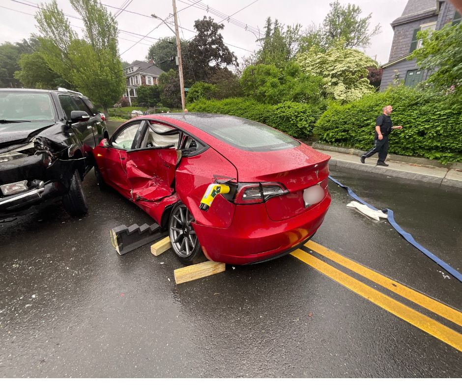 Newburyport Police and Fire Utilize Several Rescue Tools While Responding to Multi-Vehicle Crash: NEWBURYPORT — City Marshal Matthew Simons and Fire Chief Stephen Bradbury III report that the Newburyport Police and Fire Departments responded to a crash… newburyportpolice.com/2025/06/07/new…