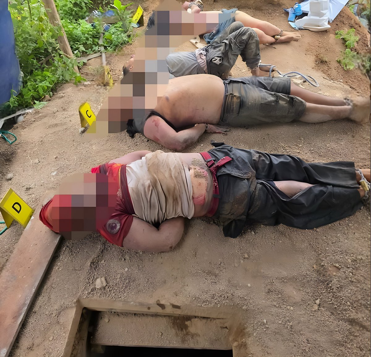 MoniVelasquezV's tweet photo. 💀 El desenlace más doloroso. El país siente rabia. Y con razón.
📌 El 6 de junio, Guo Xiudan fue hallada muerta, enterrada en una cisterna tapada con arena, junto a otras tres personas, en Nueva Prosperina, norte de Guayaquil.
Fueron secuestradas, torturadas y asesinadas.
¿Y qué hicieron la Fiscalía y el Consejo de la Judicatura? Nada. No actuaron. No respondieron.
⏳ Los días entre la captura y la liberación de los secuestradores pudieron marcar la diferencia. Pero el sistema decidió no hacer nada.
📌 El resultado: cuatro personas inocentes asesinadas mientras la justicia miraba para otro lado.