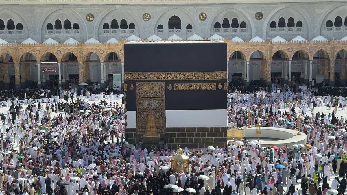 Alhamdhulillaah's tweet image. ربنا آتنا في الدنيا حسنة وفي الآخرة حسنة وقنا عذاب النار

[Rabbanā ātinā fīd-dunyā ḥasanatan wa-fīl-ākhirati ḥasanatan wa-qinā ʿadhāban-nār]

Our Lord, grant us good in this world, and good in the Hereafter, and protect us from the torment of the Fire