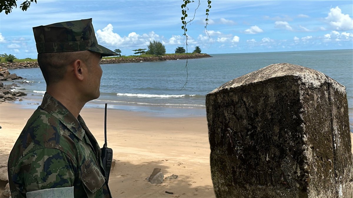 เหลี่ยม เขมร!  ภาคทะเล  
กินแดนไทย 
อลเวง! หลักเขตที่73 
ก่อนลงทะเล 
หลักเขตสุดท้ายบนบก 
ลากยันเกาะกูด
ทหารเรือ ฉก.นย.182 
ตรึง คุมพื้นที้

youtu.be/Ss-0DnKDAkQ?si…