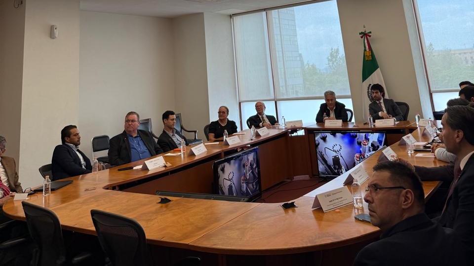 📸 En coordinación con el @ConsulmexOrl, el pasado miércoles 4 de junio se recibió en la sede de la Cancillería a la tercera misión comercial de Florida, integrada por empresas de la costa este de Estados Unidos interesadas en consolidar inversiones en México.

La reunión estuvo