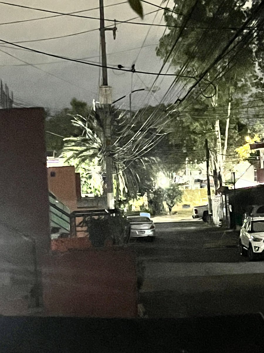 <a href="/JuanJoseFrangie/">Juan José Frangie</a> <a href="/ahtziricardenas/">Ahtziri Cárdenas C.</a> Seguimos esperando la atención en la calle Circuito Cipres Norte en parques de Zapopan entre Av. Santa Mónica y Antiguo Camino a Tesistán <a href="/JuanJoseFrangie/">Juan José Frangie</a> trabaja, trabaja, y trabaja en una boca de lobo. <a href="/Trafico_ZMG/">TráficoZMGuadalajara</a> <a href="/CANAL44TV/">Canal 44</a>
