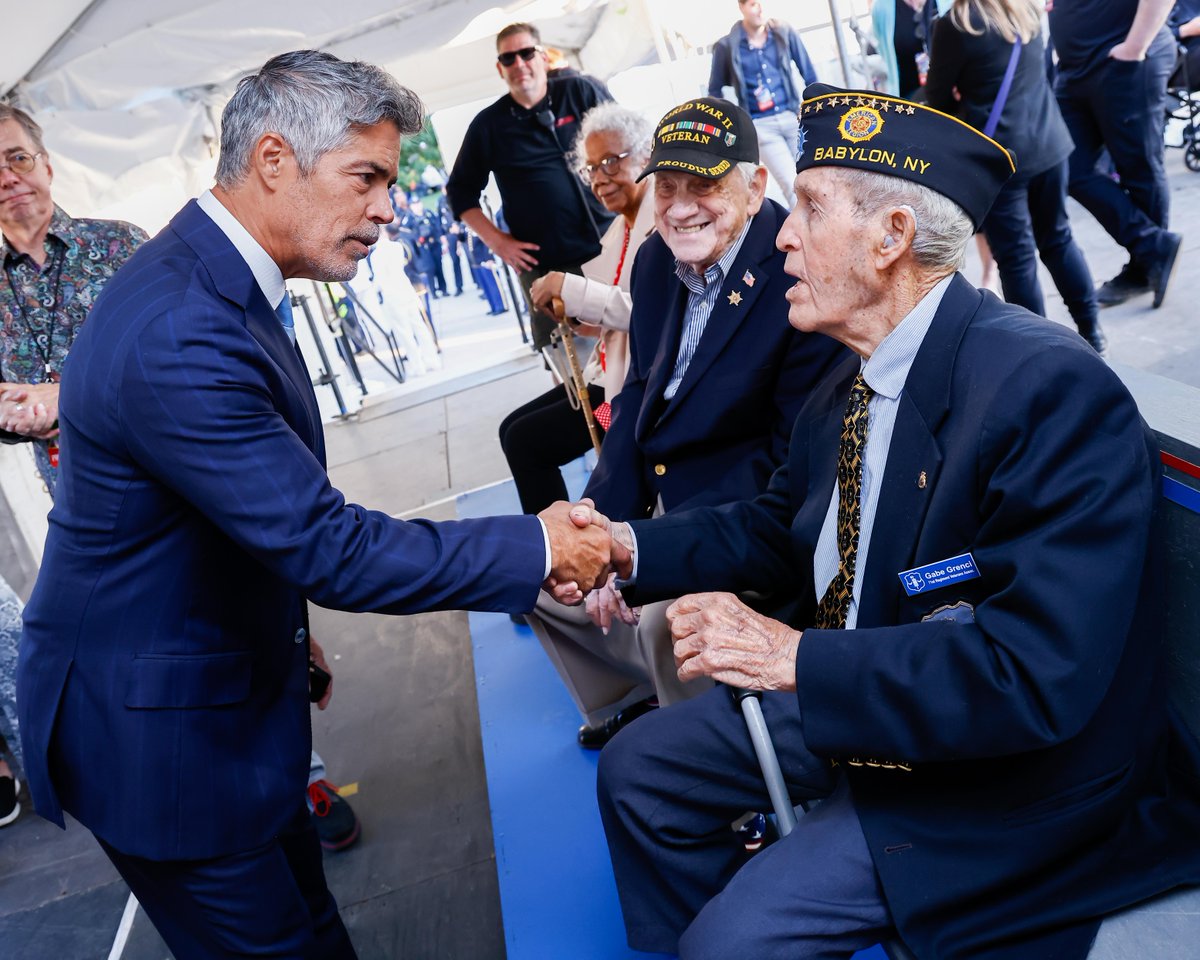 MemorialDayPBS's tweet image. Gary Sinise and Esai Morales host the 2025 National Memorial Day Concert, honoring the military service of our troops, veterans, wounded warriors, all those who have given their lives for our nation, and their families.
Stream the show now: bit.ly/4dRwyXp
@GarySinise…