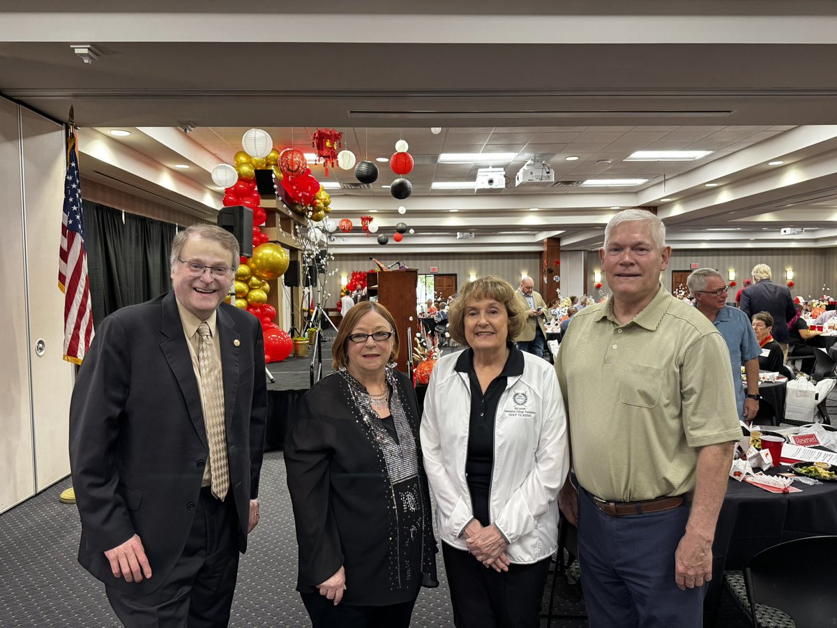 SenatorBirdwell's tweet image. Great to be back in the district. I was pleased to join Congressman Sessions, President of MCC Dr. McKown, and RSVP Director Susan Copeland for the annual volunteer recognition of citizens from six counties who provide countless hours of public service. This year’s Volunteer of…
