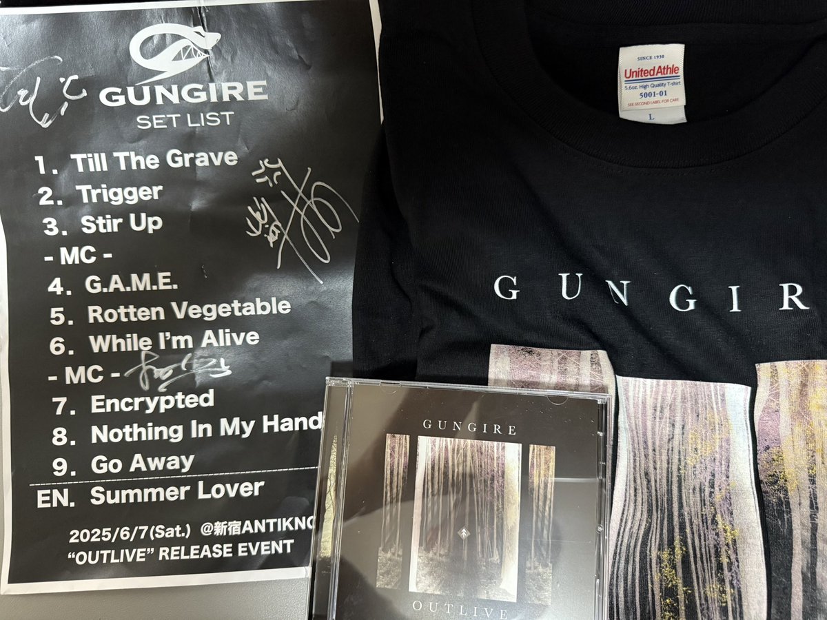Dragonarrow1028's tweet photo. 昨日の戦利品&お土産✨
GUNGIRE New EP 「OUTLIVE」CD💿
OUTLIVE Tシャツ
セトリ頂きました♫
お土産も頂きました😋
ちあさん&ちゅーこさん、ありがとうございます❣️
#gungire
#outlive
#cd
#tシャツ
#お土産ありがとう💕 https://t.co/6cxGCHTvn4