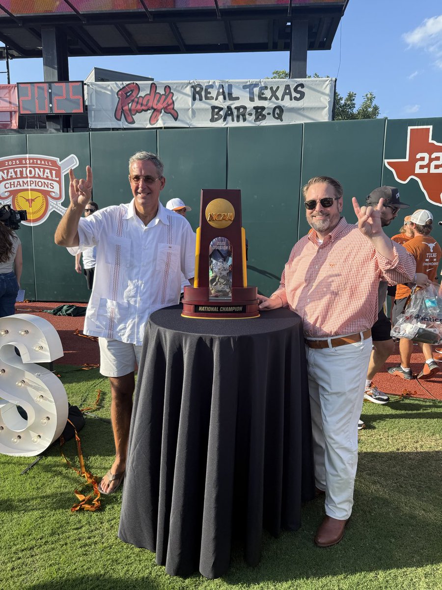 Chris Del Conte (@_delconte) on Twitter photo Thank you Longhorn family for your amazing support of โฆ<a href="/TexasSoftball/">Texas Softball</a>โฉ your passion is undeniable!! Just wow! ๐ซต๐ฝ๐๐ผ๐๐ผ๐๐ผ Thank you Longhorn family for your amazing support of โฆ<a href="/TexasSoftball/">Texas Softball</a>โฉ your passion is undeniable!! Just wow! ๐ซต๐ฝ๐๐ผ๐๐ผ๐๐ผ
