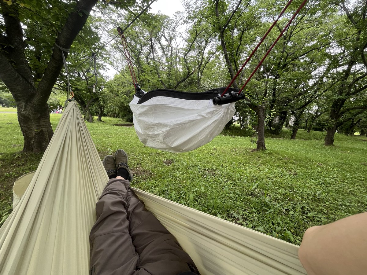 OUYANNCAMP's tweet image. もののふ道具店の一巾 Tyvek
やっと試せましたがこれは良い✨

ゲッカビジン、ツリーストラップ、リッジライン入れてちょっとパンパンぐらい

#もののふ道具店
#一巾 
#Tyvek
#ハンモック