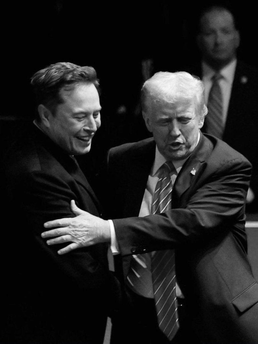 IvankaNews_'s tweet image. I stand with both. They should unite.
How about you? Who do you stand with?
 
Are you with  me ?