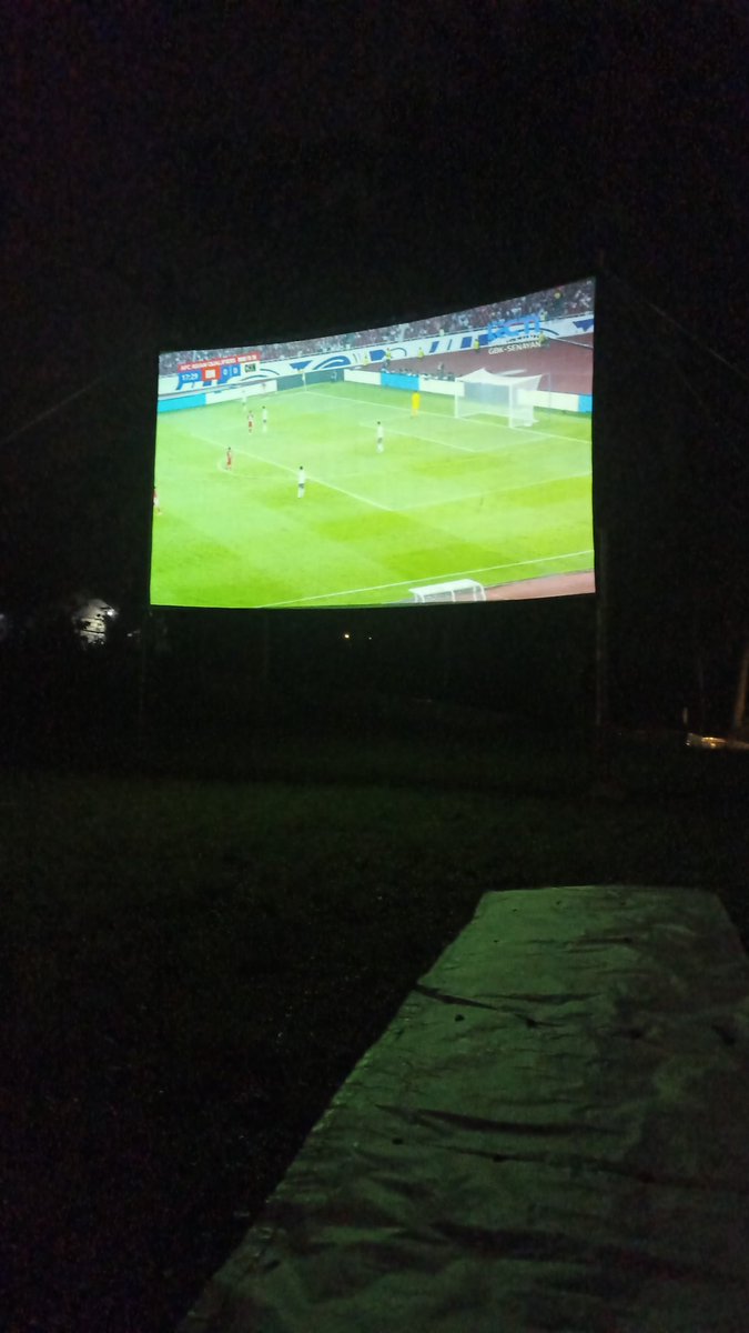 RVP_09's tweet photo. Screen &amp; proyektor untuk anda yang ingin membuat acara NOBAR bola bareng teman2... 
https://t.co/Yea35wwCIF https://t.co/mOGBTl4xVn