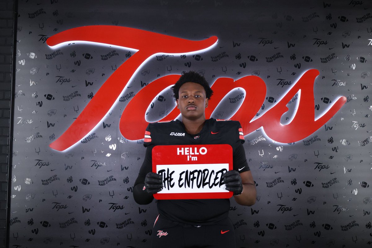 Josh1Battle's tweet image. Go Tops? @CoachThurm87 @CoachBernardi74 @Coach_StrickOL @TheKramme @NickLamaWKU @CoachLindsey @WKURecruiting @Coach_Helton @WAAcademyFB @Davis33Coach @247recruiting