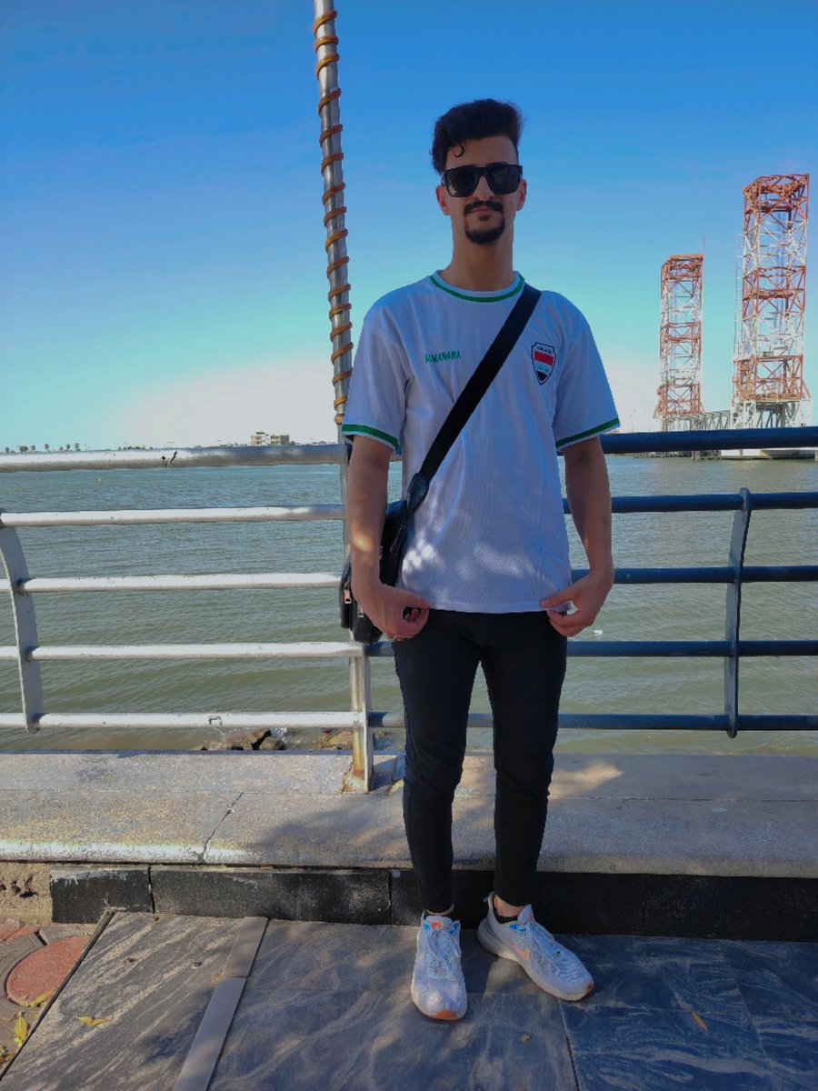 511M313's tweet image. آبـد مادورت عزة نفـس وياك❤️
انـه وگلـشي بيه يروحلك فدوهہ
#كورنيش_شط_العرب