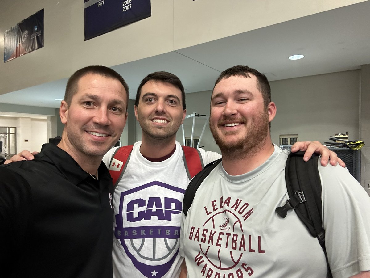 CoachChiv's tweet image. Great group of men to be around all weekend. @LebanonHSBball #Family