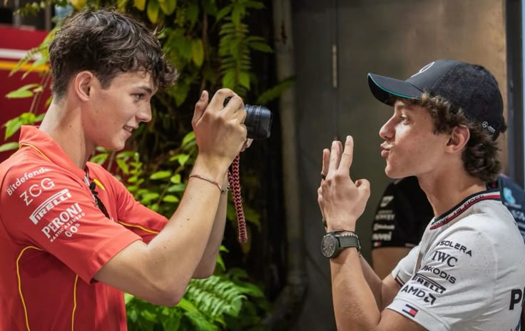 axoly 🇻🇪 (@axoly780) on Twitter photo hola llego tarde (como siempre) soy axoly o axo (19/🇻🇪), soy tifosi mi pilotos son los de las fotos, tambien veo la f2 y sigo a prema y apoyo a rafa camara en la f3, hago aus a veces tambien #integracionformulera <a href="/colapinchadas/">colapinchadas⁴³</a> #IntegracionColapinchadas hola llego tarde (como siempre) soy axoly o axo (19/🇻🇪), soy tifosi mi pilotos son los de las fotos, tambien veo la f2 y sigo a prema y apoyo a rafa camara en la f3, hago aus a veces tambien #integracionformulera <a href="/colapinchadas/">colapinchadas⁴³</a> #IntegracionColapinchadas