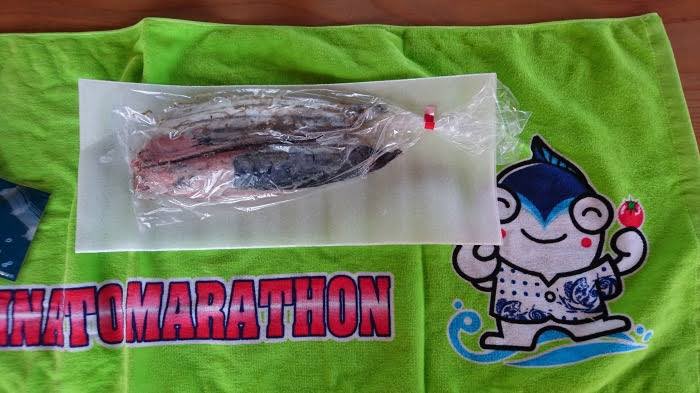 hisamaro's tweet photo. 焼津みなとマラソンの景品。まぐろ、かつお！　#onejリスナー情報局 #onej https://t.co/eEzGtX5iLm