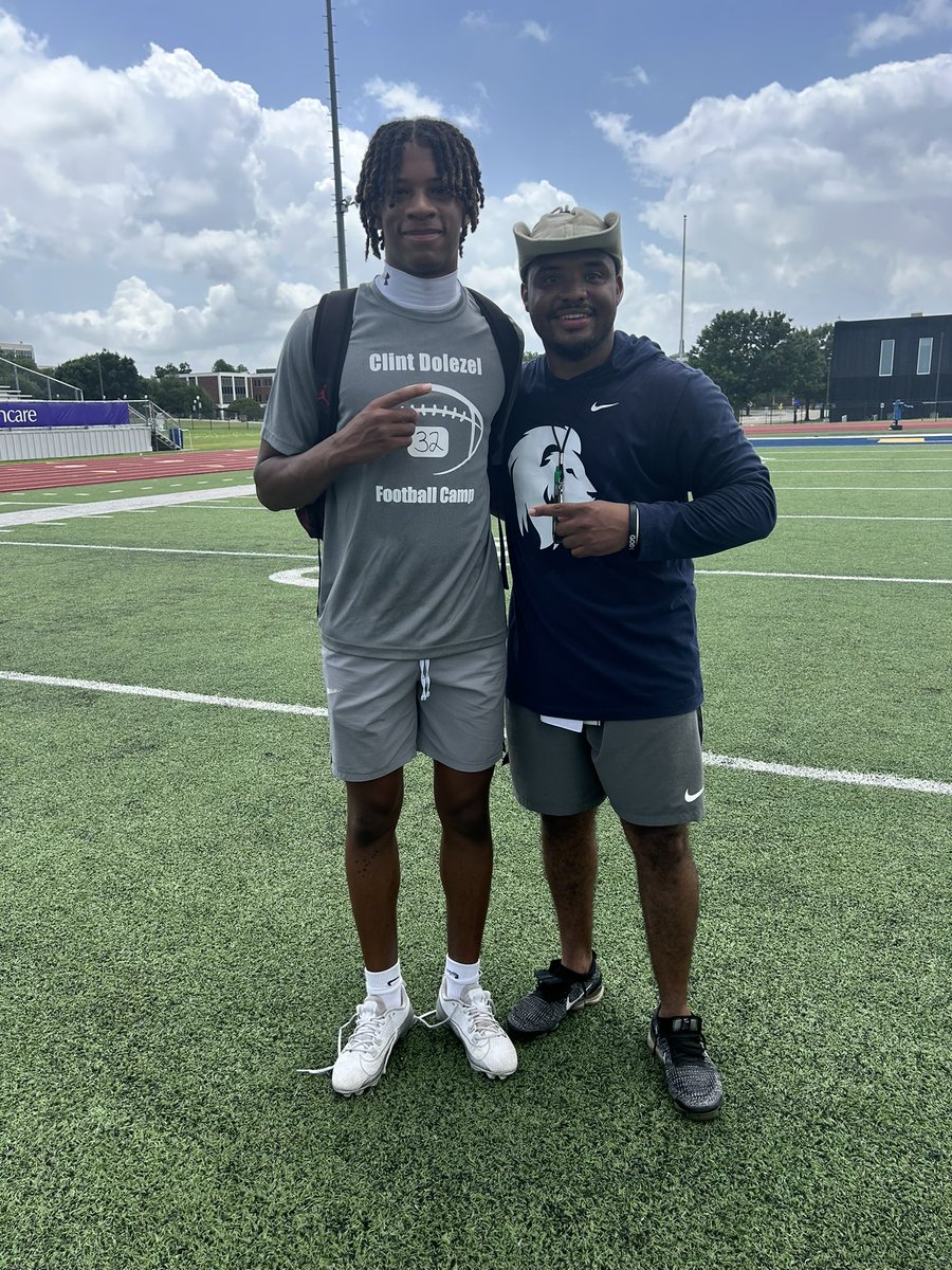 JeremiahFlash's tweet image. Got some good work done at East Texas A&M today. Thank you @geoff_terry @CoachBBailey9 for the awesome work and can’t wait to be back on campus
@CoachJDCary @coachcruz_TMHS @Football_TMHS @TXTopTalent @CoachJohnston21 @TroyParker_11 @CoachMcGuire_ @Coach_Tafe1 @Coach_Kelleher…