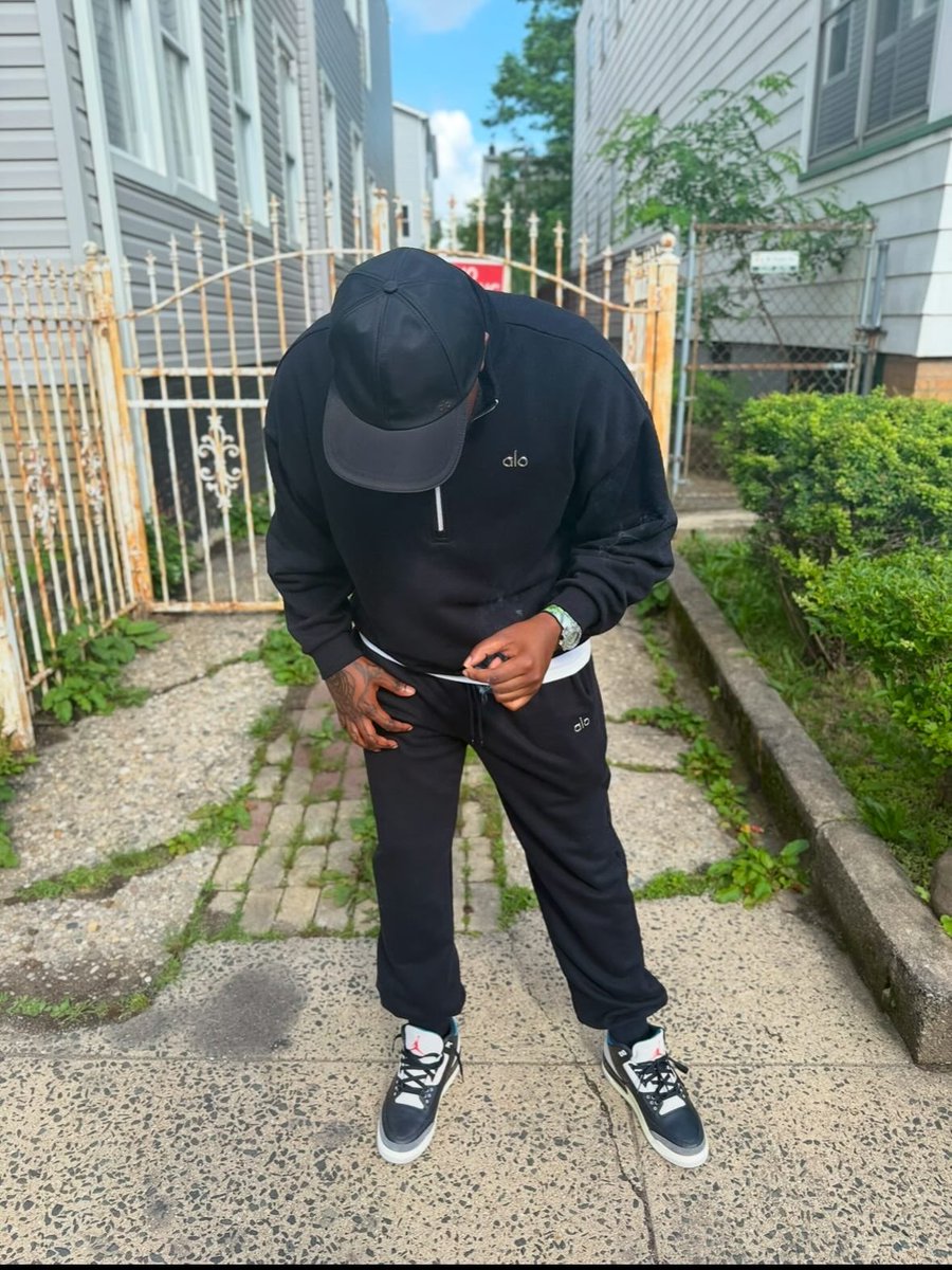 Quaay_Ysl's tweet photo. https://t.co/Bk133WCyTT