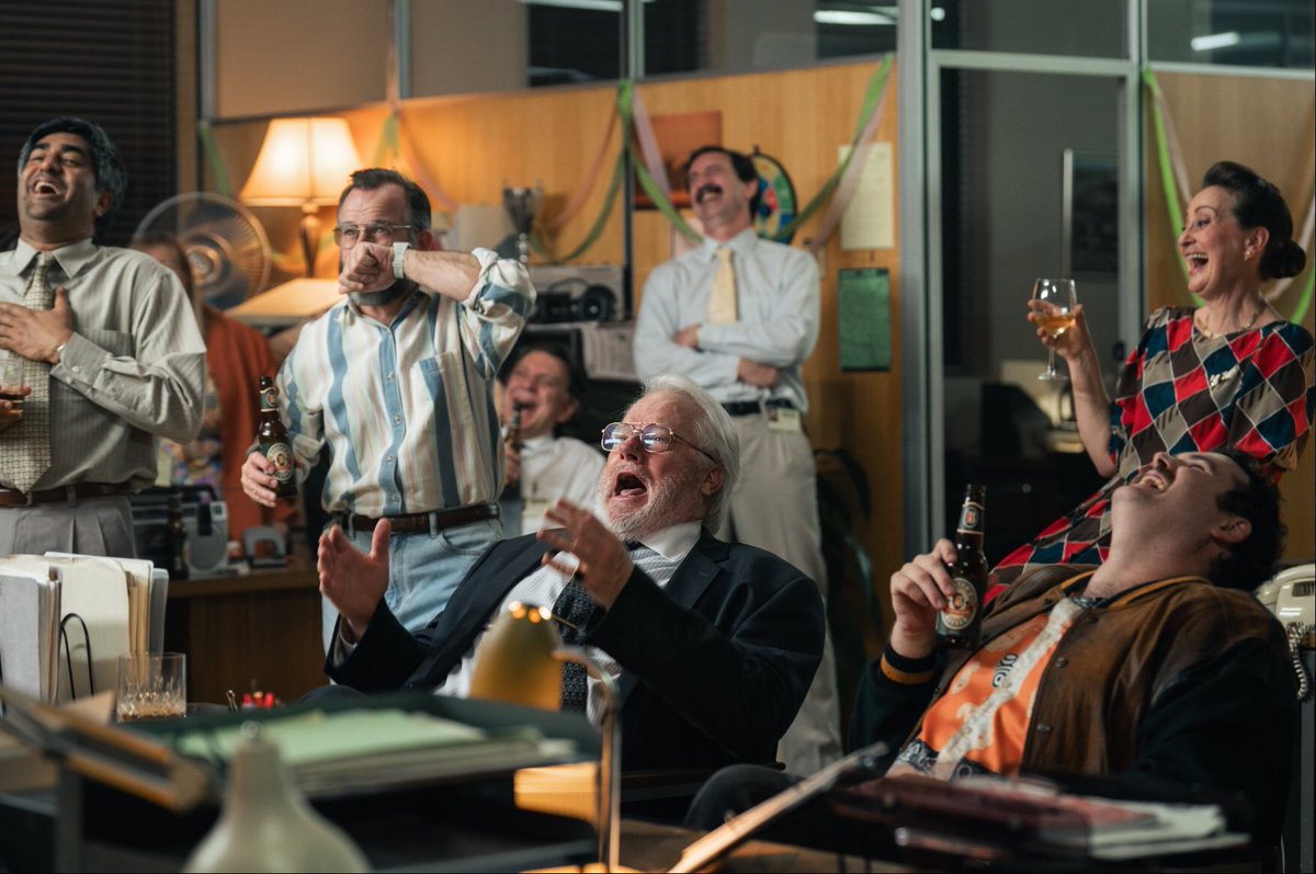 newsatsix1986's tweet photo. Our Season Three unit still photographer - #JaneZhang - has treated us all yet again to previously unseen unit stills!

She’s been treating us well. Thanks, Jane! ❤️

#DanSpielman #DanielHenshall #MargDowney #SamReid #CarolineLee #JacksonTozer #AndOthers #TheNewsreader https://t.co/tDsmzJ6NwX