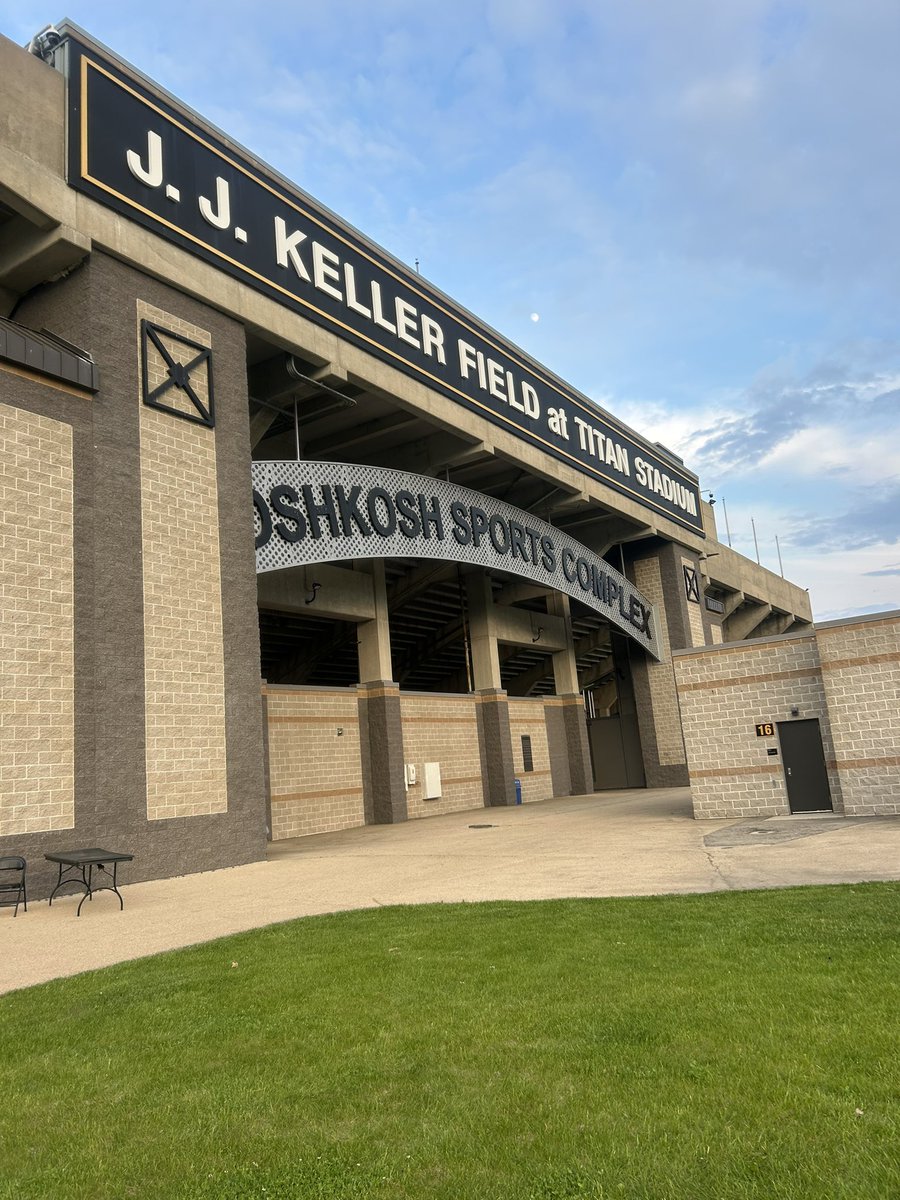 JoshuaAle2026's tweet image. Thank you @PeteyBananas and @UWOFootball for the amazing camp yesterday and all the amazing coaches that came out yesterday 
@TroyCollier_II 
@s_mcauliffe 
@StCatsFootball
