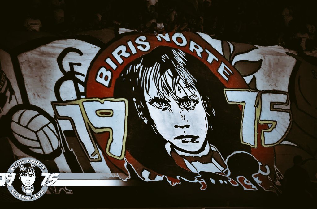 franmoralesv's tweet photo. Larga vida a los ultras del @SevillaFC sin ellos, no sé qué sería de este club @birisoficial https://t.co/jcwi0rALRm