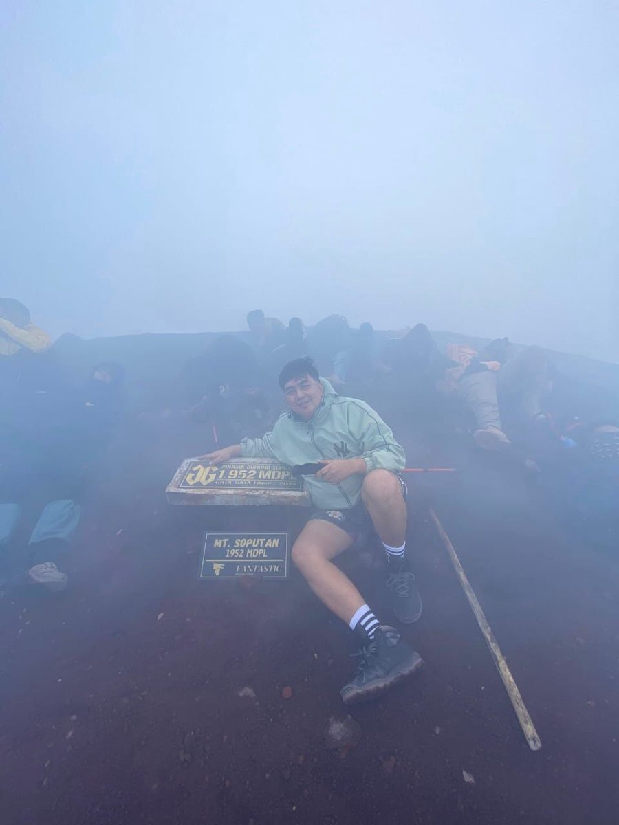 Jubael18's tweet photo. Top Puncak Soputan
1952 Mdpl
#soputanmountain
#marijokamitra https://t.co/HEA9qFWzST