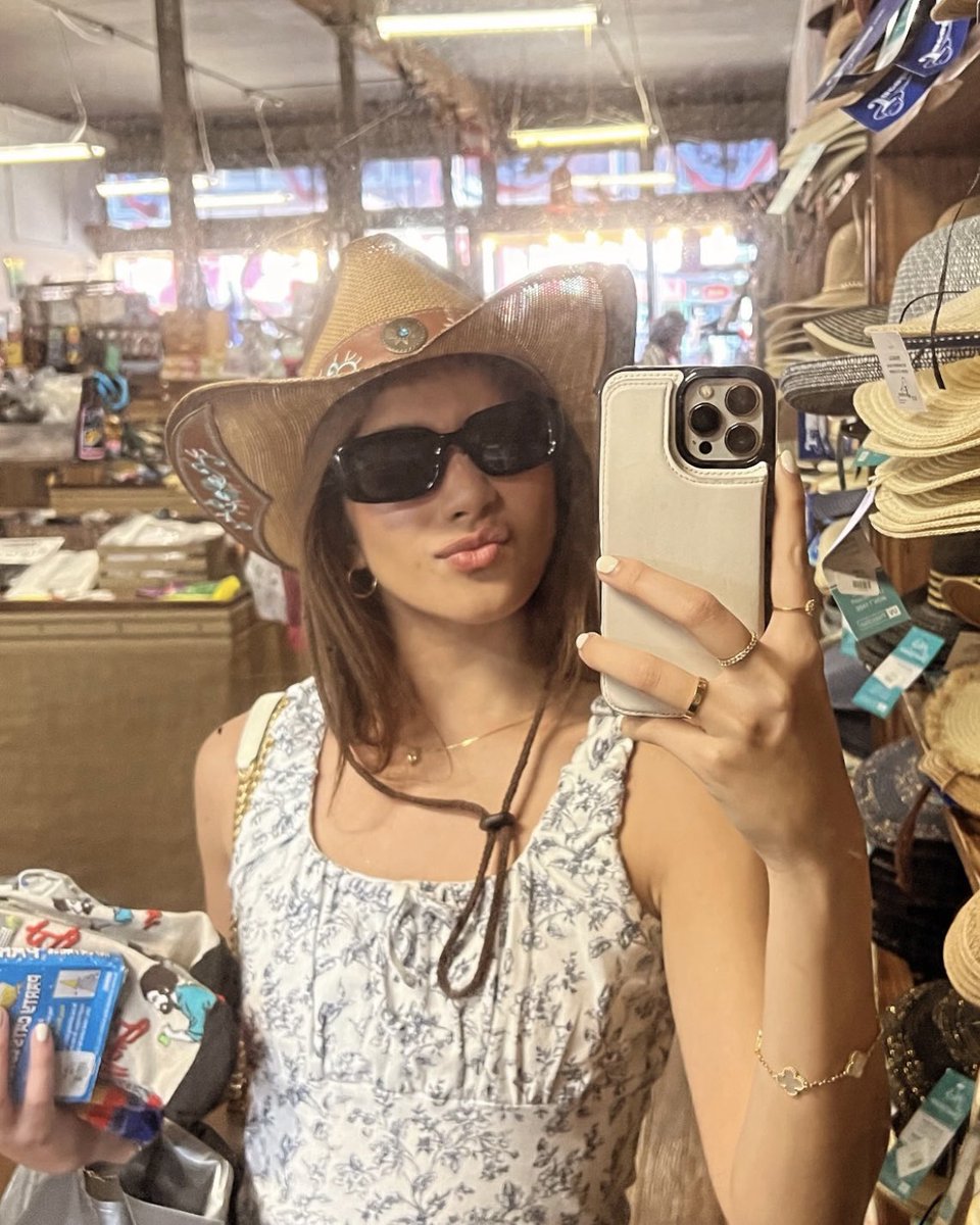 damnmikha's tweet image. yeehaw #mikhaiah