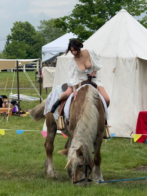 Watch Sabina Magic NYC 🪽🕊️☁️🪩's leaked NSFW photo on TwXstars